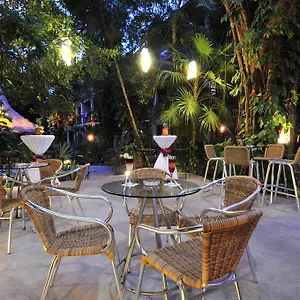 https://moongate.allrivieramayahotels.com